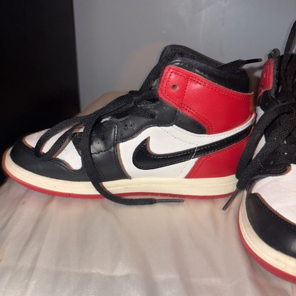 Kids Red and Black High-Top Retro 1 Jordan Sneakers - Picture 3 of 6